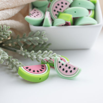 کیفیت  Red Watermelon Shaped Silicone Beads Soft For Baby Teething کارخانه