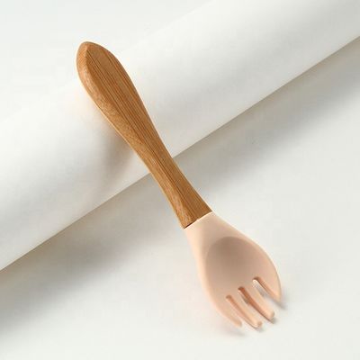 چنگال و قاشق های سیلیکونی درجه مواد غذایی مقاوم در برابر حرارت با دسته چوبی