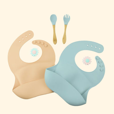 4 دکمه BPA سیلیکون بدون سیلیکون Baby Bib ضد آب نرم بادوام قابل تنظیم