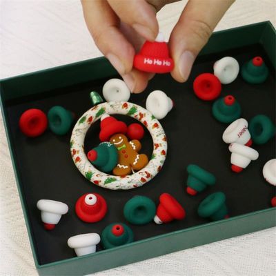 سنگ های سیلیکونی O حلقه ای ایمن و غیر سمی سنگ های کلاه کریسمس سیلیکونی 3D